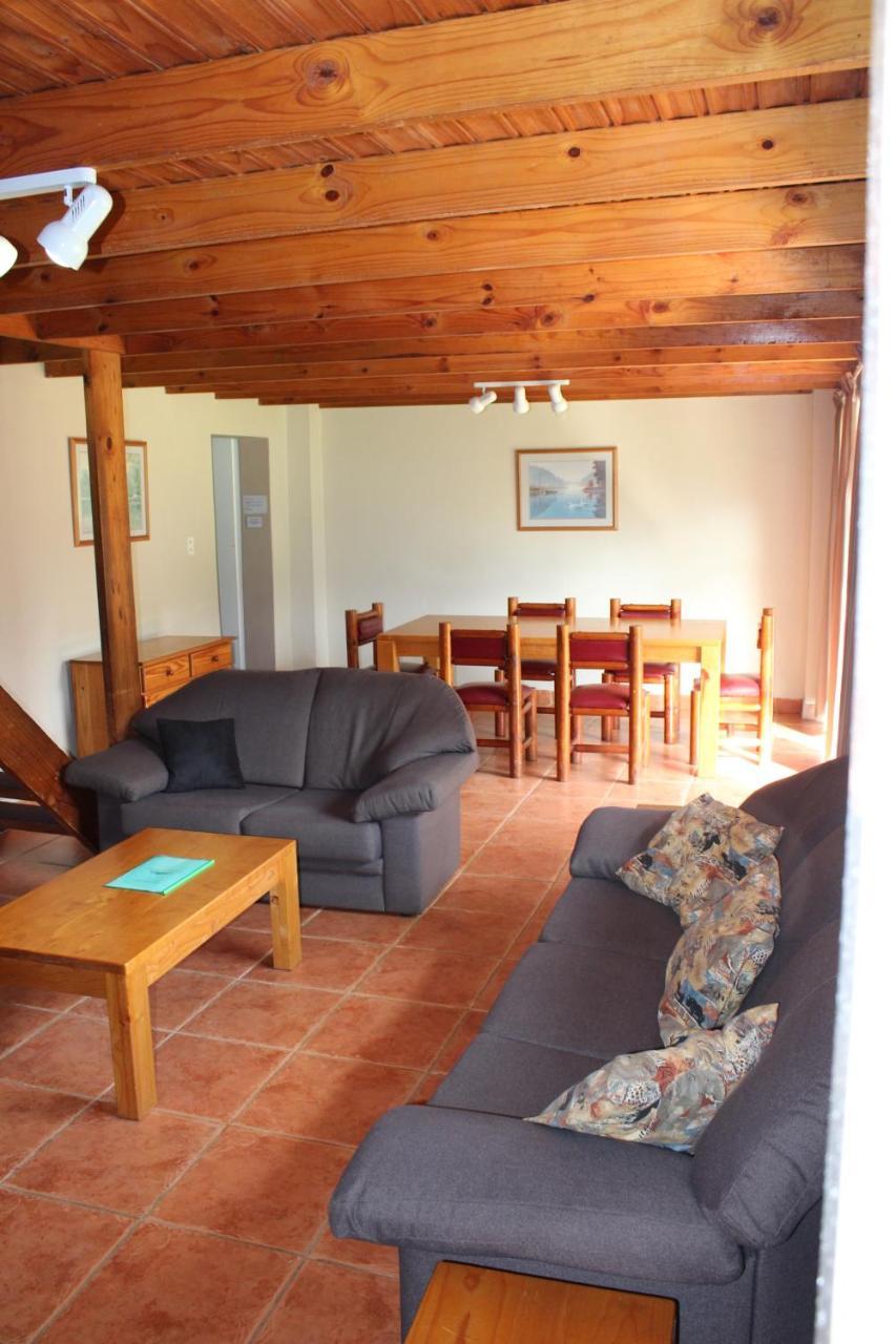 Dragon Peaks Mountain Resort Champagne Valley Exterior foto