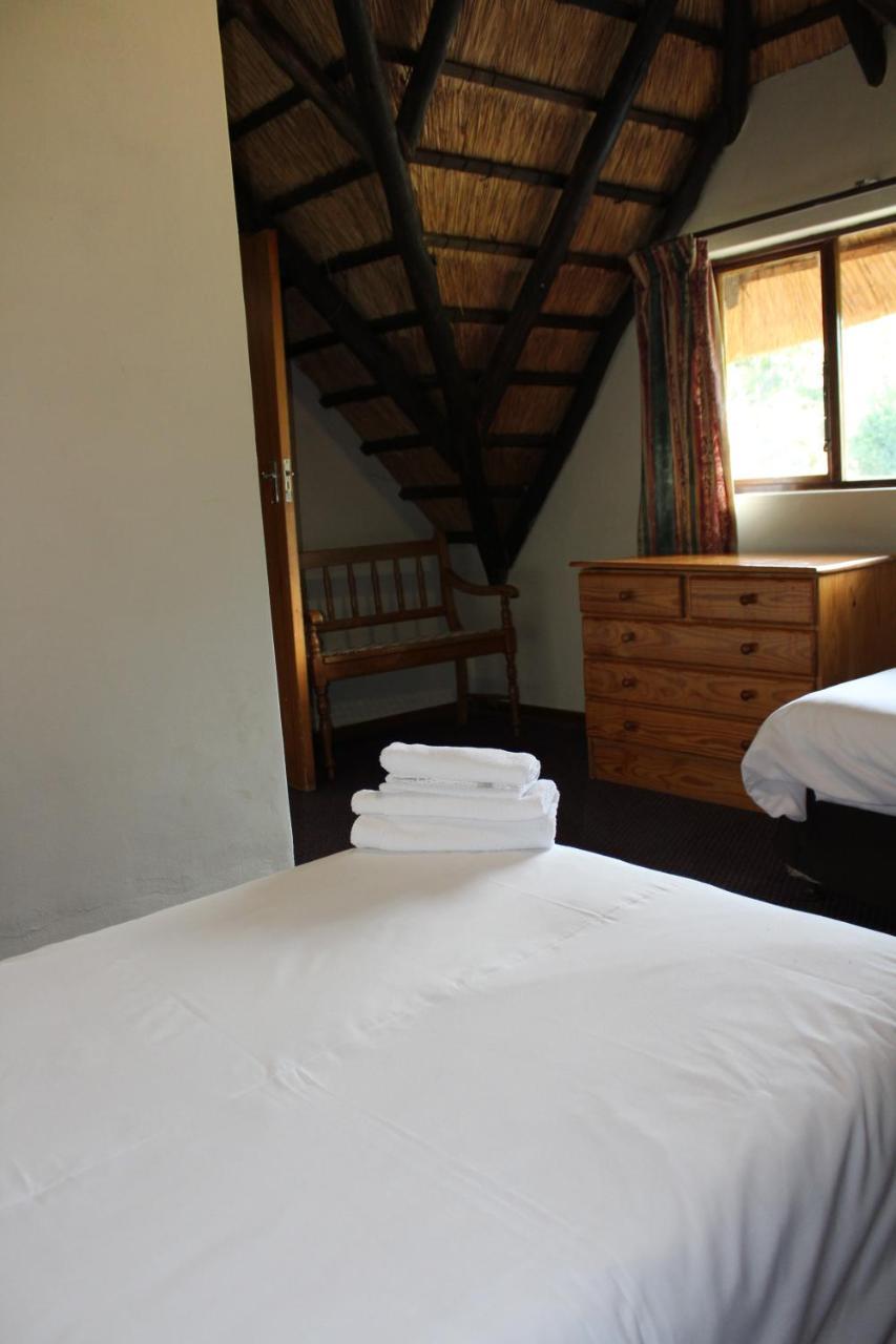 Dragon Peaks Mountain Resort Champagne Valley Exterior foto